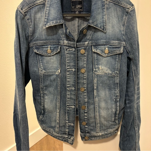 Guess - Picture 7 of 7